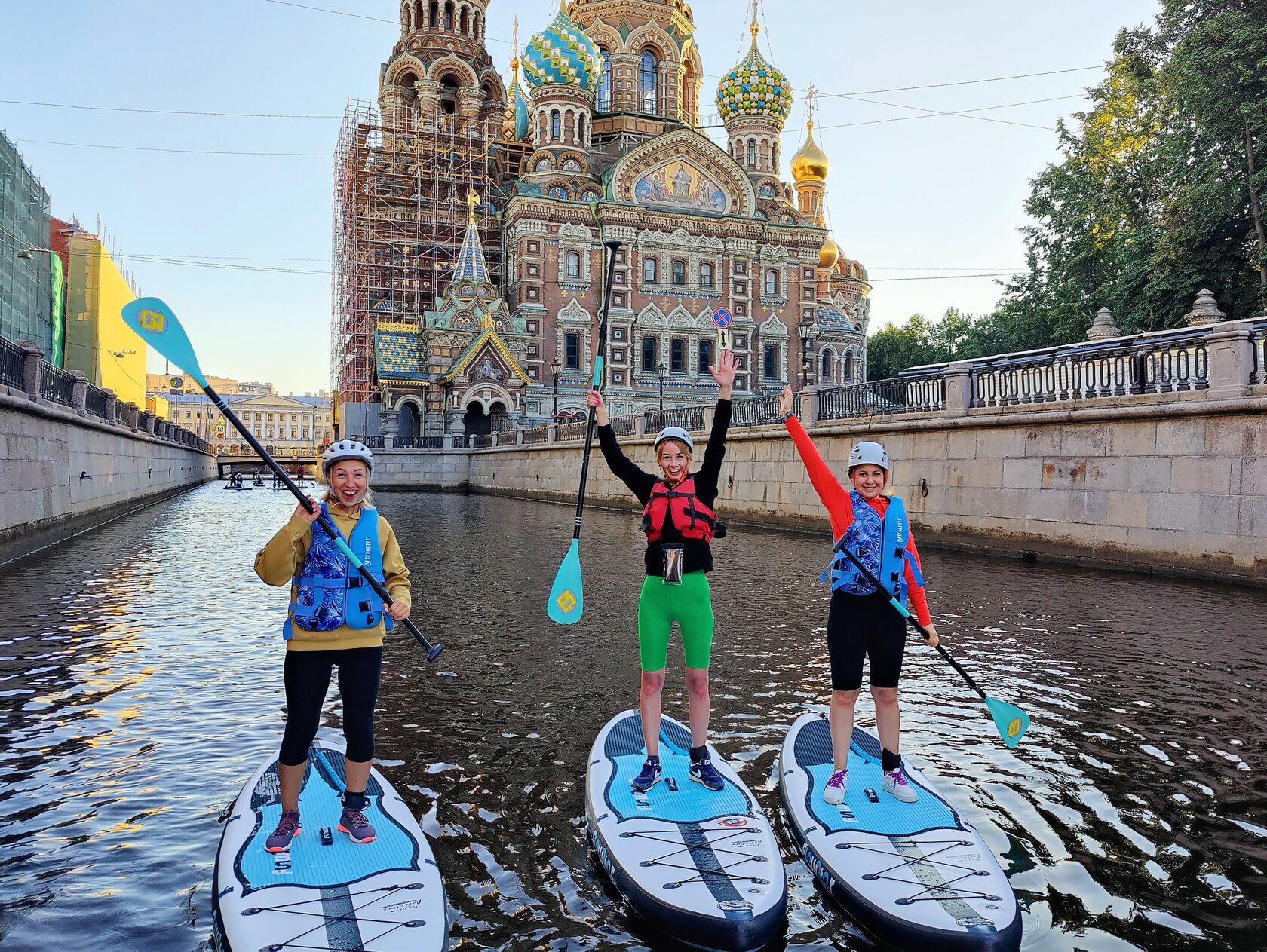 Сап СПБ предлагает уникальные водные прогулки по Санкт-Петербургу